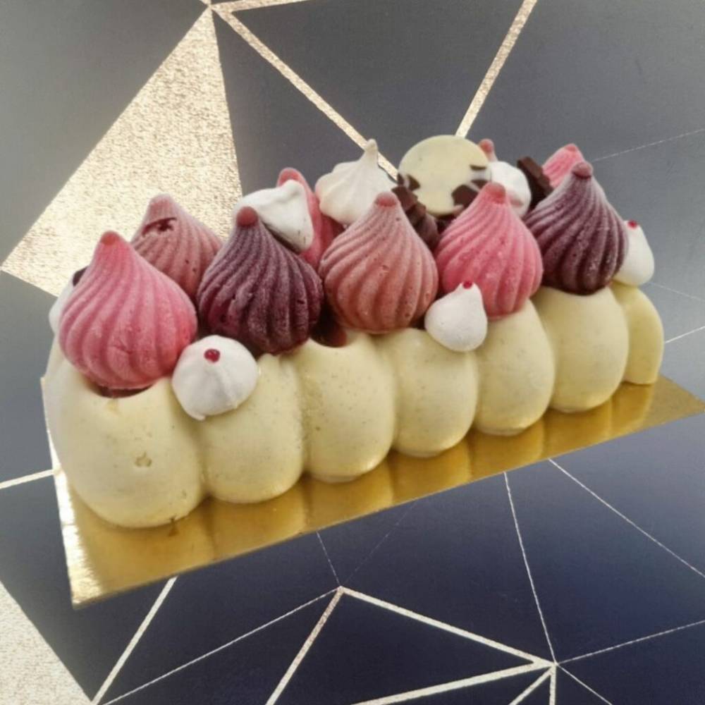Buche Pavlova fruits rouges de la Ferme Bodard